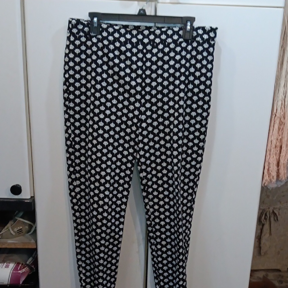 Talbots Black and White Patterned Leggings